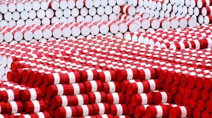 ABŞ-da xam neft ehtiyatları artdı - QİYMƏTLƏR DÜŞÜR