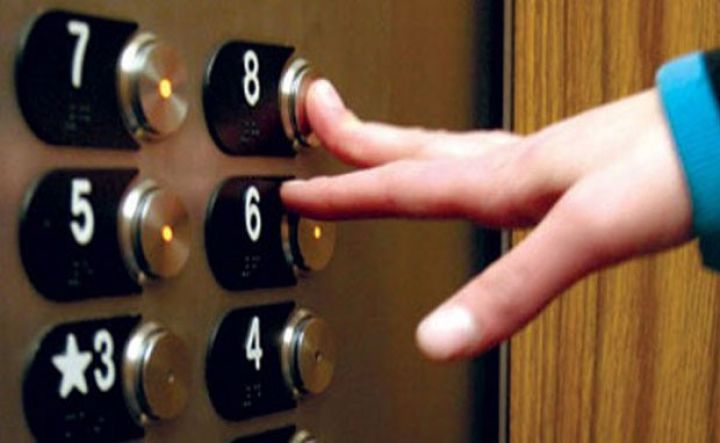 Tikinti şirkətindən lift üçün pul alıb, amma vədinə əməl etməyib