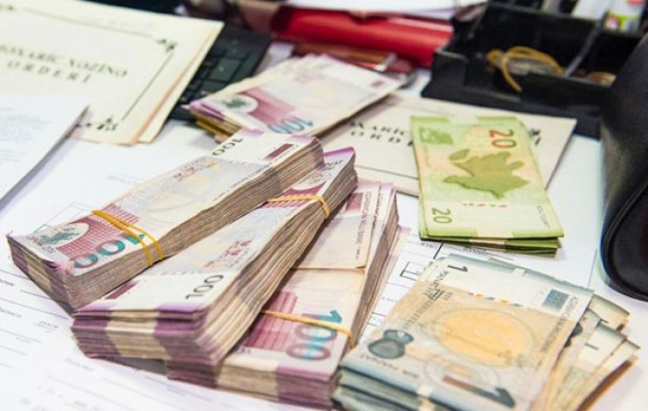 Dövriyyədə olan nağd pul artır