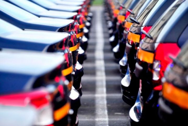 Azərbaycanlıların almağı ən çox fikirləşdiyi 2 avtomobil markası 