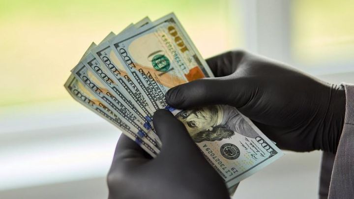 Dolların sabaha olan rəsmi məzənnəsi açıqlandı