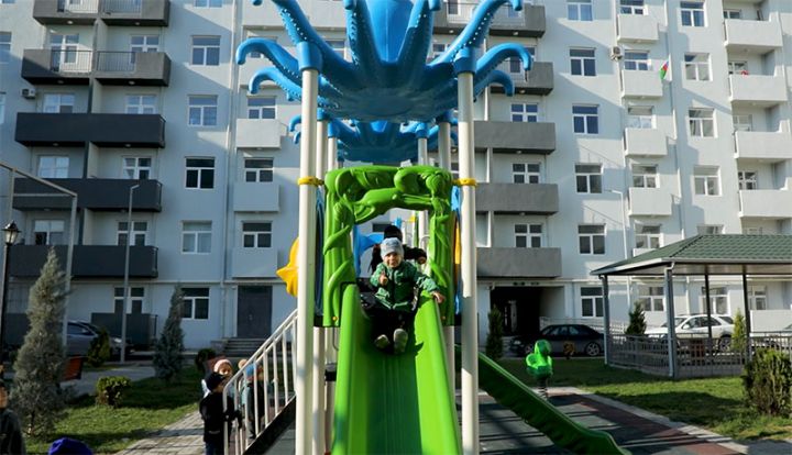 401 ailə Hövsanda güzəştli mənzilə sahib oldu