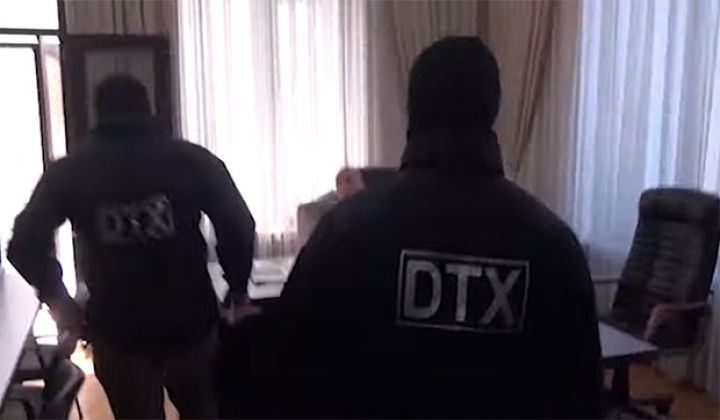 DTX-nin əməliyyat keçirdiyi bildirilir - "DİREKTOR SAXLANILDI"