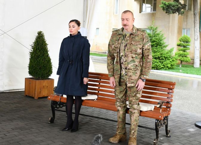 Şəhidlərin yaxınlarına pul və  mənzillər veriləcək