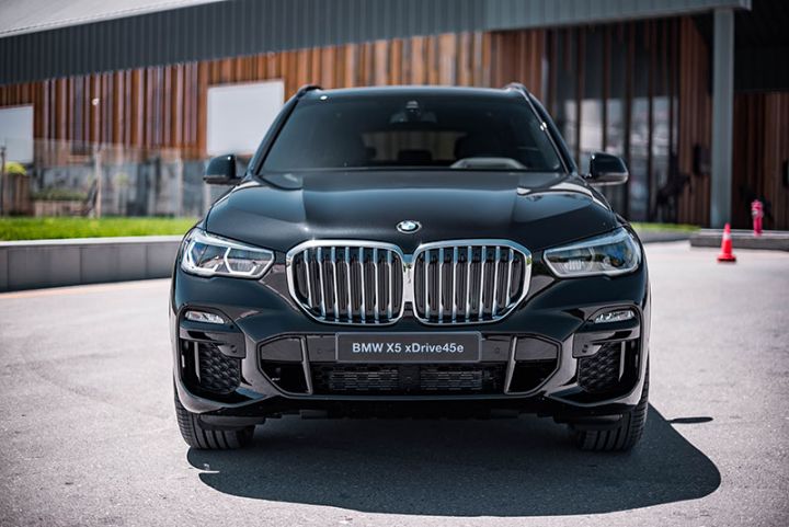 Səssiz hərəkət edir, 100-ə 2,1 litr yanacaq sərf edir - X5-İN YENİ VERSİYASI AZƏRBAYCANDA