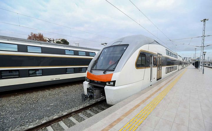 Elektrik qatarlarında  gediş haqqını təmassız kartlar ilə ödəmək imkanı yaradılır
