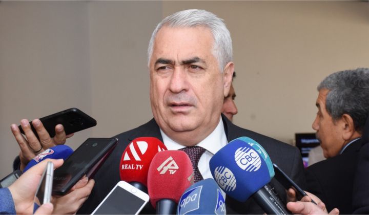 Cavid Qurbanov Horadiz-Ağbənd dəmir yolunun istifadəyə veriləcəyi tarixi açıqlayıb