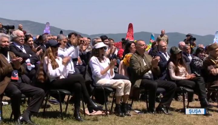 Prezident Cıdır düzündə çıxış etdi