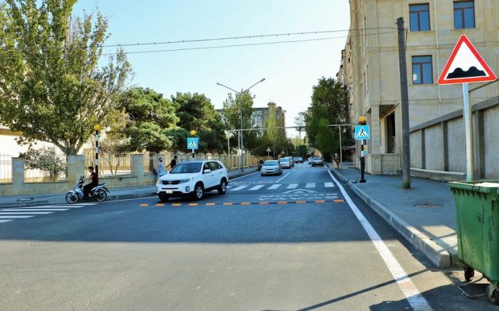 Bakıda qabarıq sahəyə malik piyada zolağının yaradılmasına başlanıb