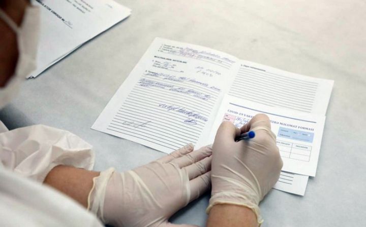 Bakıda xəstəxanada saxta vaksin sənədi ilə bağlı cinayət işi açılıb