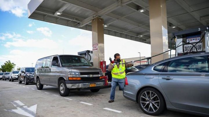 ABŞ-da benzinin qiyməti səkkiz ilin ən yüksək səviyyəsinə çatıb