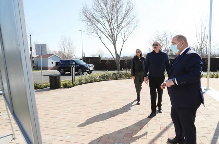 Prezident Emin Hüseynovun işlədiyi qərargah ilə tanış olub