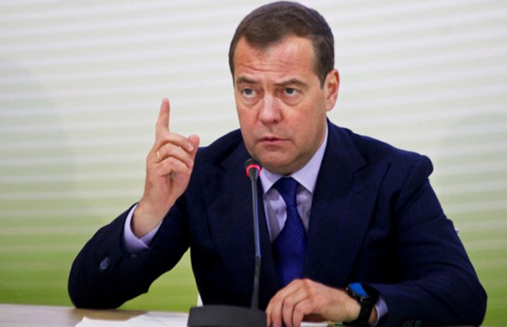 Medvedev Rusiyada əcnəbilərin pul vəsaitlərinə həbs qoyulmasını təklif edib