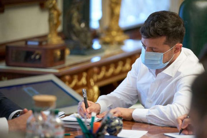 Rusiya ilə əməkdaşlıq edən 15 ilədək həbs olunacaq - ZELENSKİ QANUNU İMZALADI