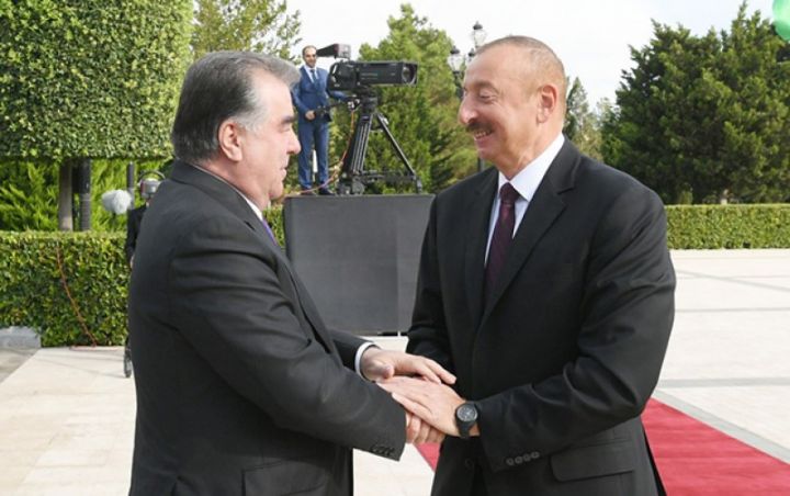 Azərbaycan Prezidenti tacikistanlı həmkarına zəng edib