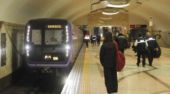 Bakı metrosunun iş vaxtı 1 saat uzadıldı