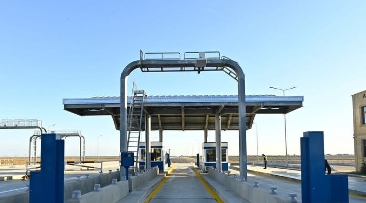 Normadan artıq yük götürən avtomobillər ödənişli yola buraxılmayacaq”