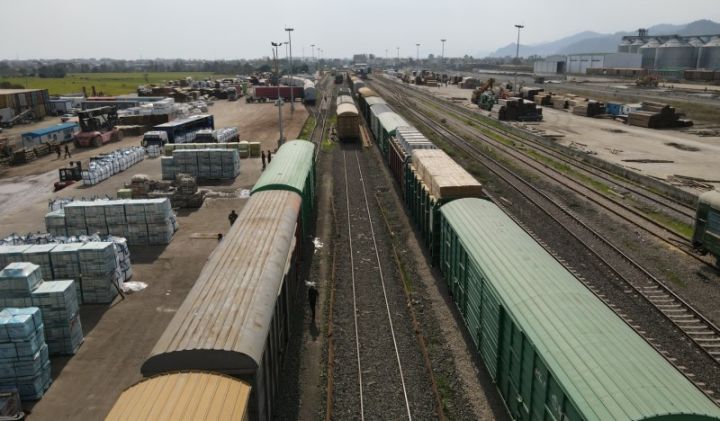 Astara terminalında rekord həddə yük daşınıb