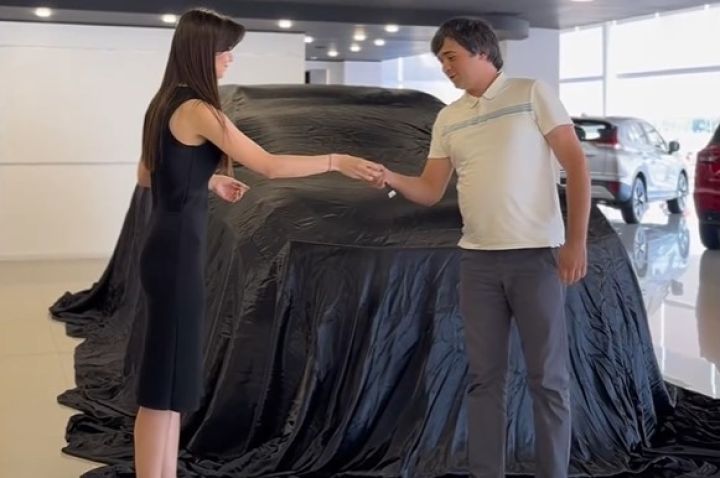 Salonu açılmamış, elektromobili satılıb - QİYMƏTLƏR