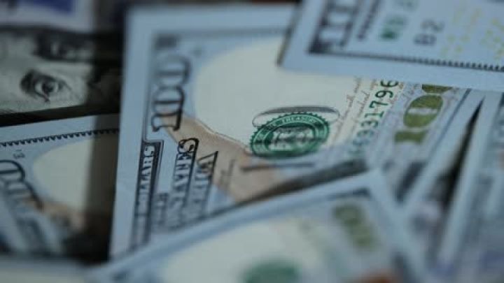 Dolların bazar ertəsinə olan rəsmi məzənnəsi müəyyən olunub