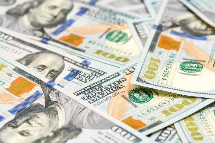 Dolların sabah üçün rəsmi məzənnəsi müəyyən olunub