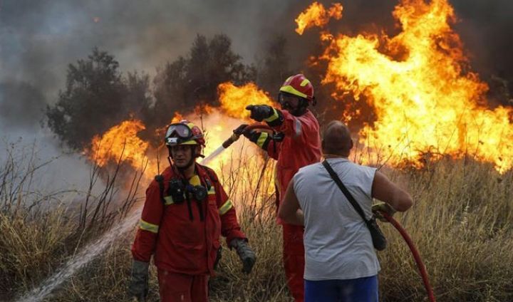 Yunanıstanda meşə yanğını: Ən azı 50 ölü - AFİNA TƏHLÜKƏ ALTINDA