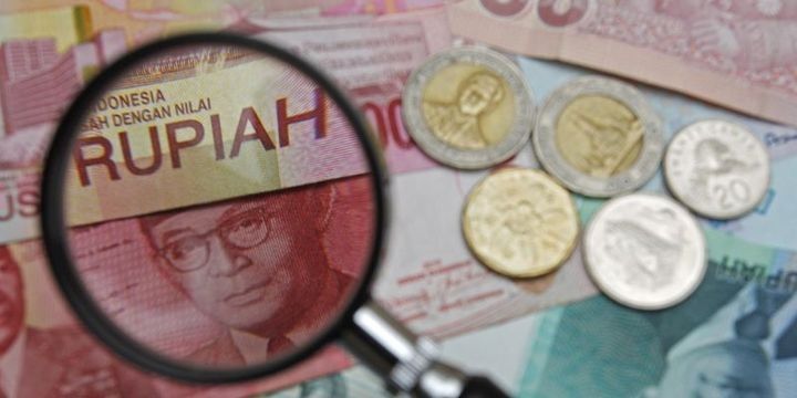 İndoneziyanın "əriyən" ehtiyatı məzənnəni dəstəkləməyə çatmadı 