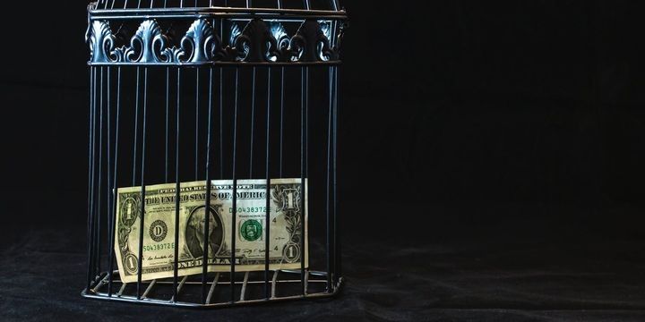 ABŞ hansı hallarda bir ölkəni valyuta manipulyatoru elan edir?