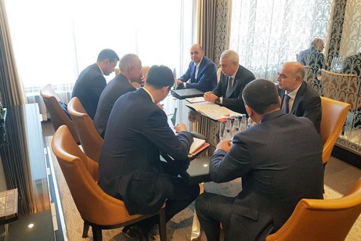 Özbəkistan Bakı-Tbilisi-Qars dəmir yolundan istifadə etməkdə maraqlıdır