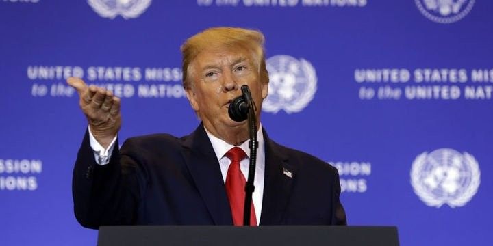 Tramp Ukrayna iddialarını "böyük bir uydurma" kimi qiymətləndirib