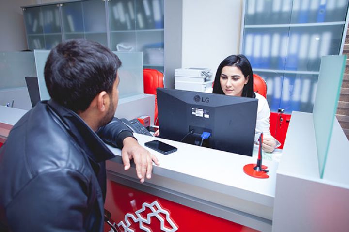 Azərbaycanda 12 bank filialı bağlanıb
