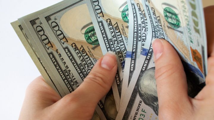 Əmanətlərin dollarlaşması səviyyəsi düşməkdə davam edir