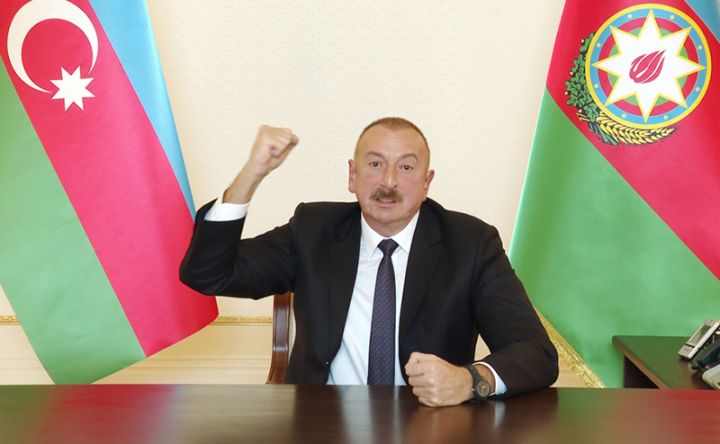 "İndi qaçıb siçan kimi gizlənib"