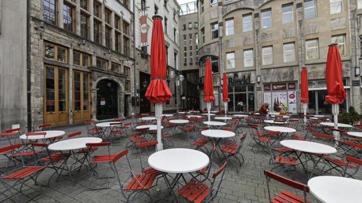 Almaniya karantini uzatdı