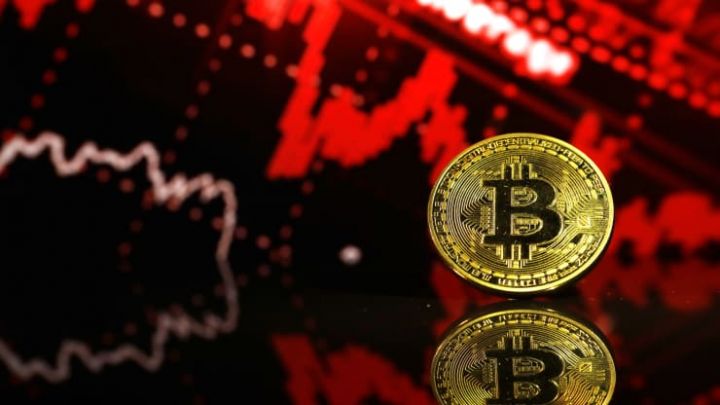 Bitcoin bir gündə kəskin ucuzlaşdı