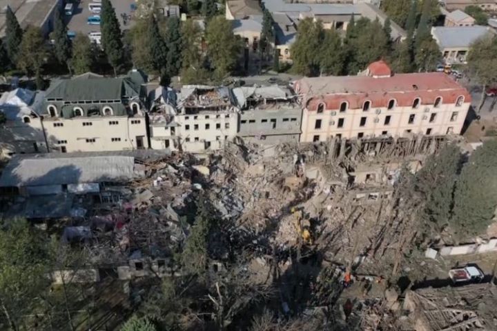 Gəncədə dağılmış binaların yerində xatirə kompleksləri yaradılacaq