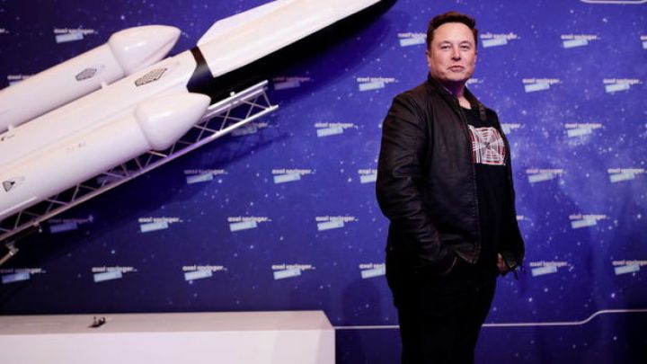 Mask qırıq ürək simvolu paylaşdı, Bitcoin ucuzlaşdı