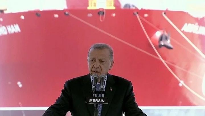 Türkiyə təbii qaz axtarışı üçün Aralıq dənizinə nəhəng gəmisini yola saldı