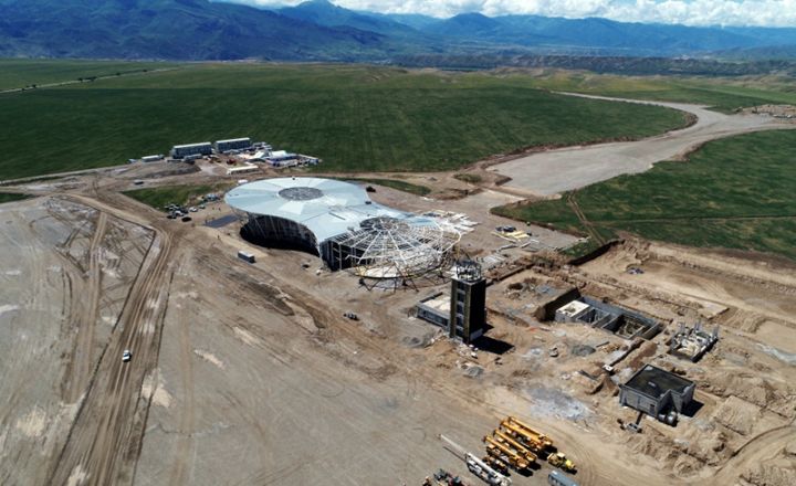 Bu hava limanı bütün növ təyyarələri, o cümlədən ağır yük təyyarələrini qəbul edəcək