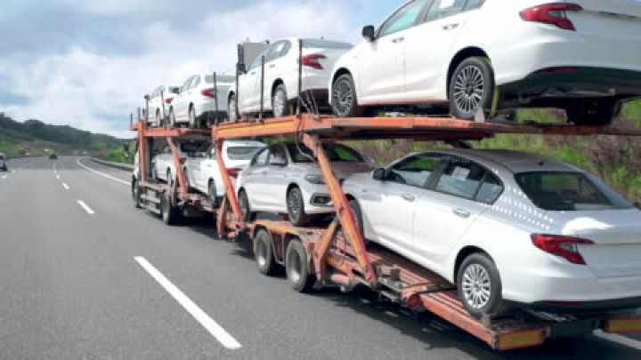 Azərbaycanın 1,5 milyard dollara 89 minə yaxın avtomobil aldığı açıqlandı