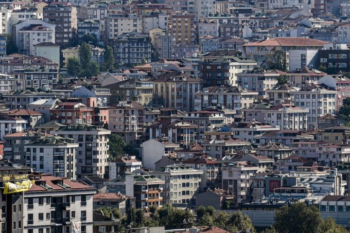 Türkiyə zəlzələsi: Sağ qalanlar digər şəhərlərə köçdükləri üçün kirayə qiymətləri yüksəlir