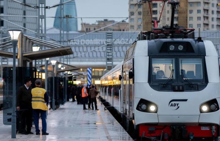 ADY-nin sərnişin sayı ciddi şəkildə artıb