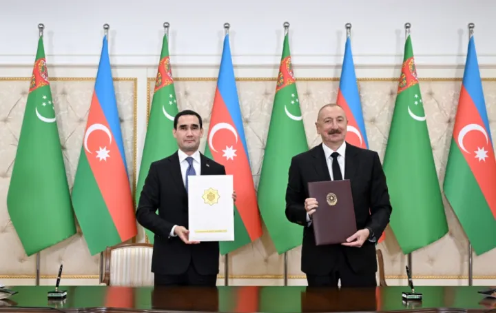Azərbaycan ilə Türkmənistan arasında imzalanmış sənədlər mübadilə olunub
