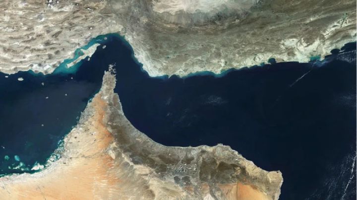 Hörmüz boğazı bağlanıb - "Gəmilərə hücum edəcəyik və onu yandıracağıq"